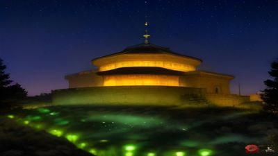 韩国首尔城市夜景摄影，汉江桥梁倒影与远处摩天楼群在蓝调时刻呈现，亚洲图片一区城市专题精选